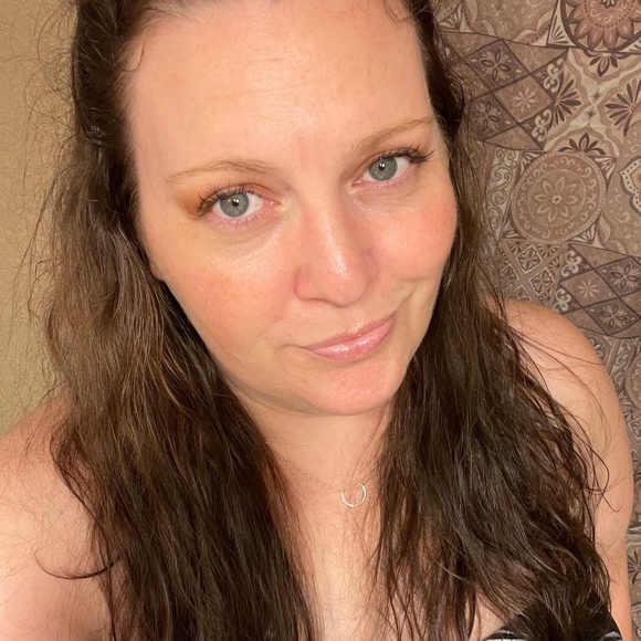 Meet your Posher, Lacey - Picture 1 of 1